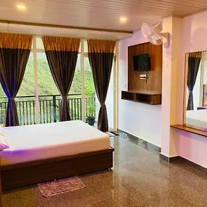 Carmel Munnar